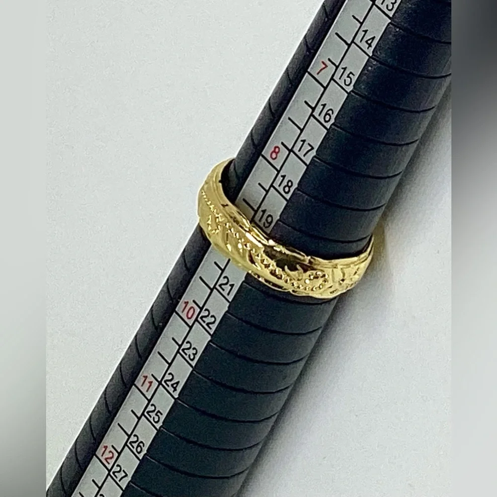 NWT! Beautiful 18 kt Gold Plated Band Wedding Floral 9